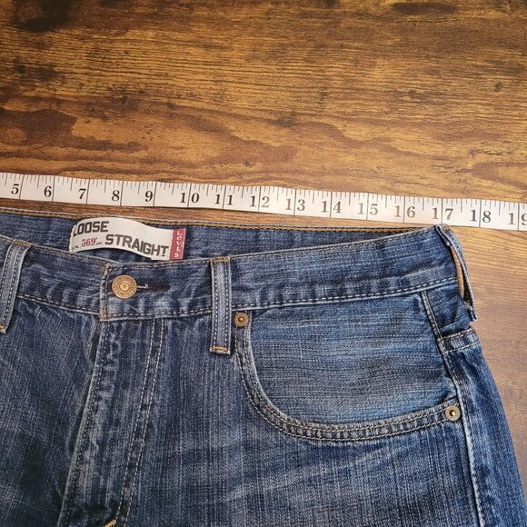 Vtg Levi's Jeans Size 34x32 Measures 34x31 Loose Straight 569 Y2K Medium Light - Picture 5 of 9